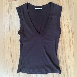 Zara S Sleeveless V-Neck Brown Top